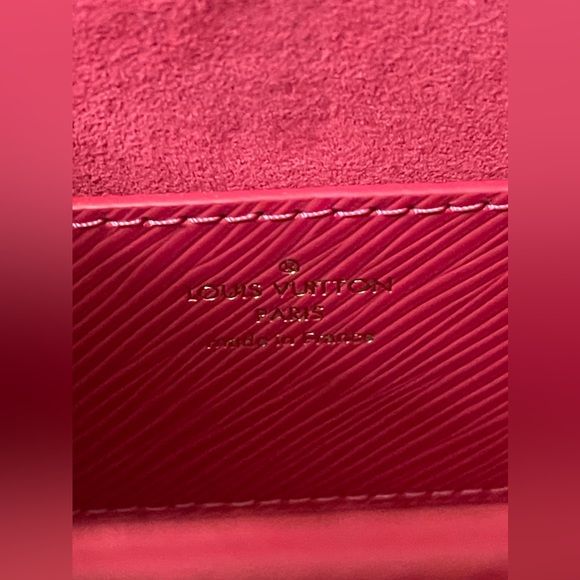 Louis Vuitton Epi Twist Shoulder Bag PM - Picture 11 of 15